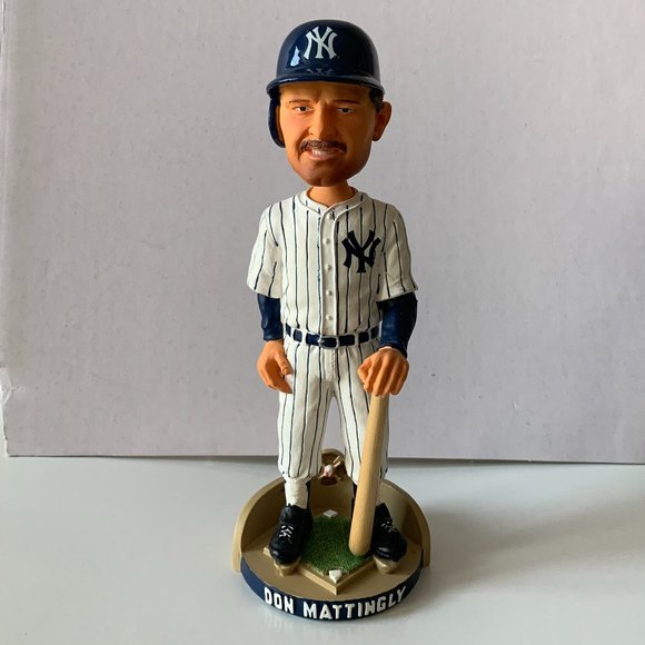 DON MATTINGLY 2002 LEGENDS OF THE DIAMOND - Picture 3 of 5